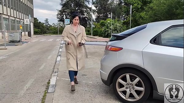 Frustrated Woman’s Car Trouble Leads to Unique Fetish